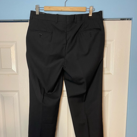 Mens suit, Joseph & Abboud, Black and beautiful - Picture 5 of 9